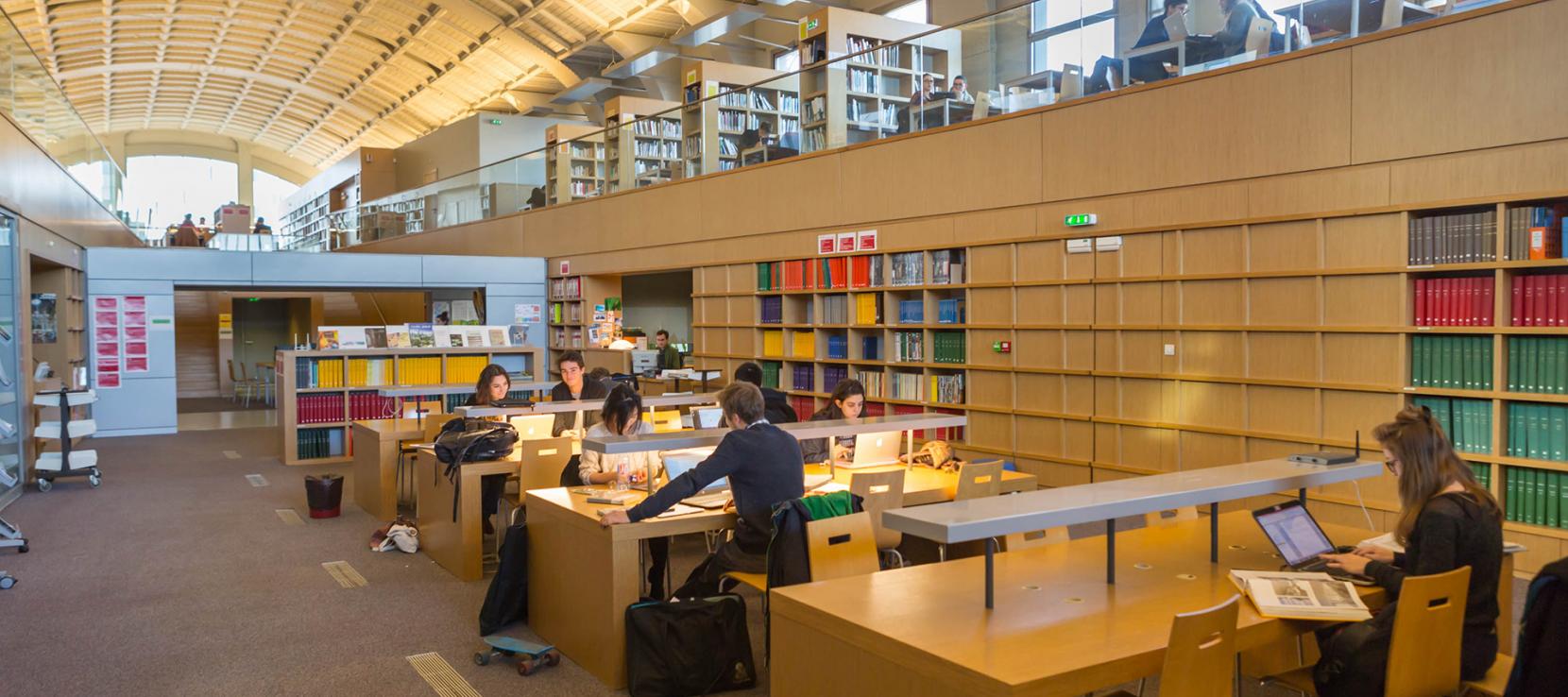 Vue intérieure de l'Ecole Nationale Supérieure d'Architecture Paris Val de Seine 